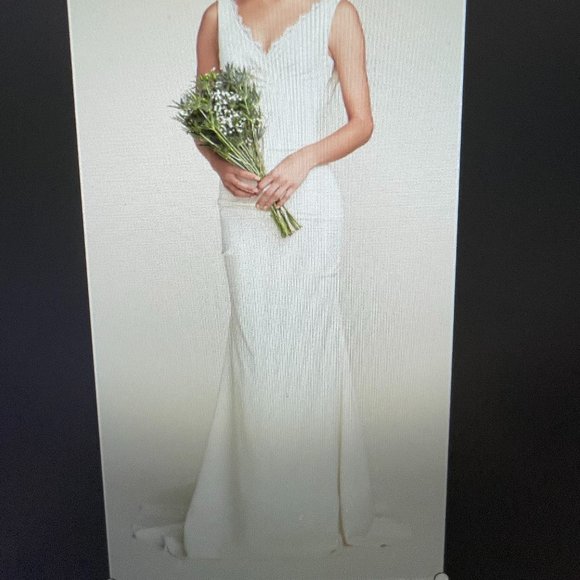 Nicole Miller "Nina" Design Silk Ivory and Lace Wedding Gown with Train Size 4 - Picture 1 of 8
